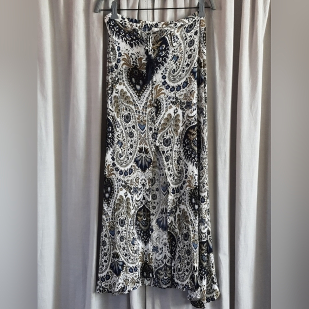 Le Salty Label Button Print Long Skirt Front Slit Size Small Stretch/Waist Tie